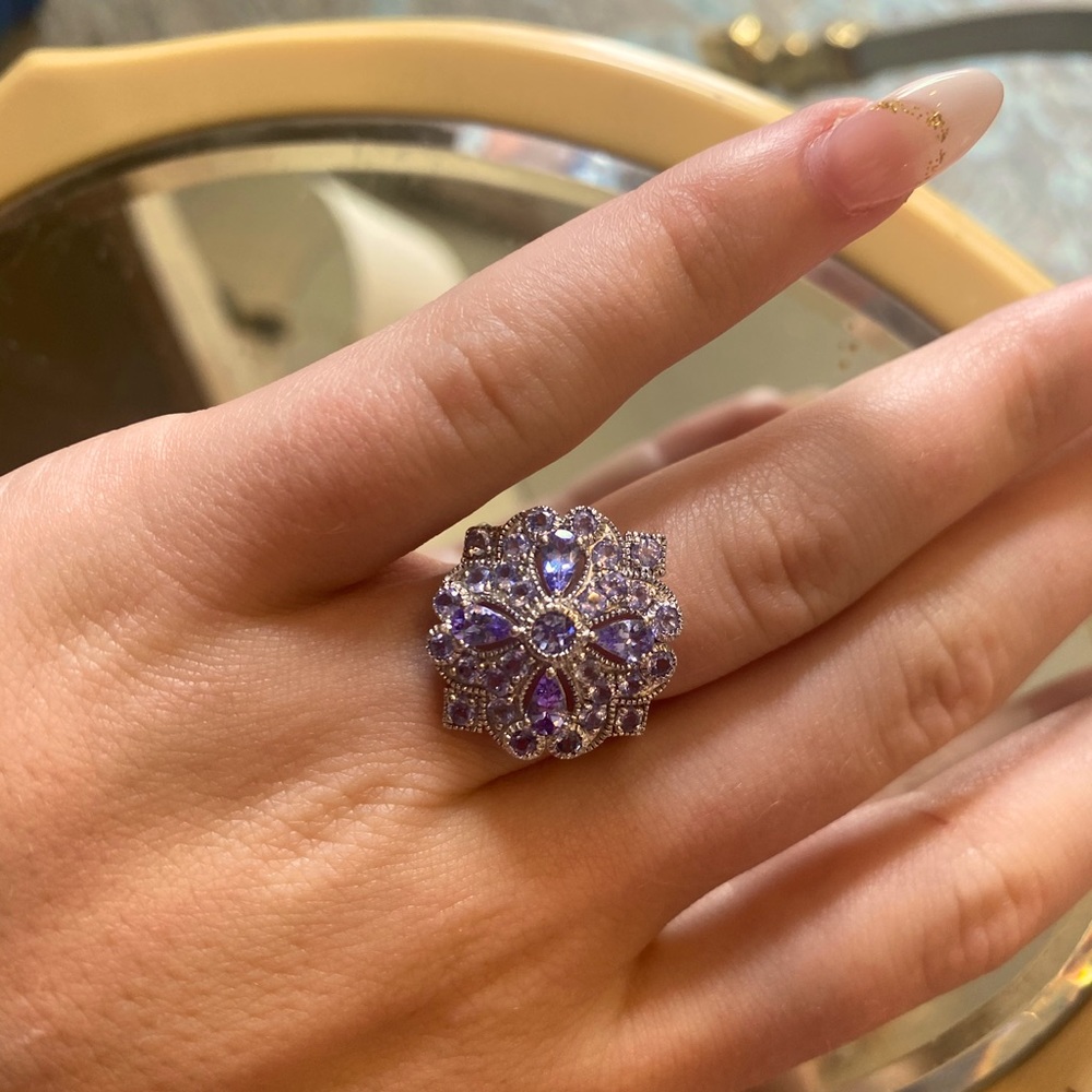 Stunning vintage silver and gem ring